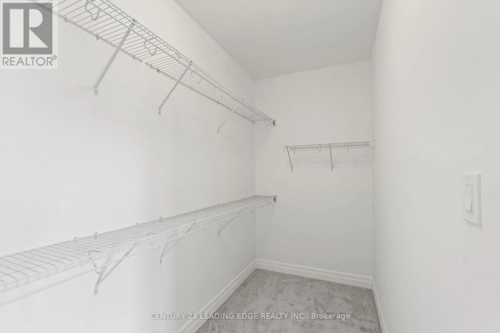 43 WILLIAM NADOR STREET