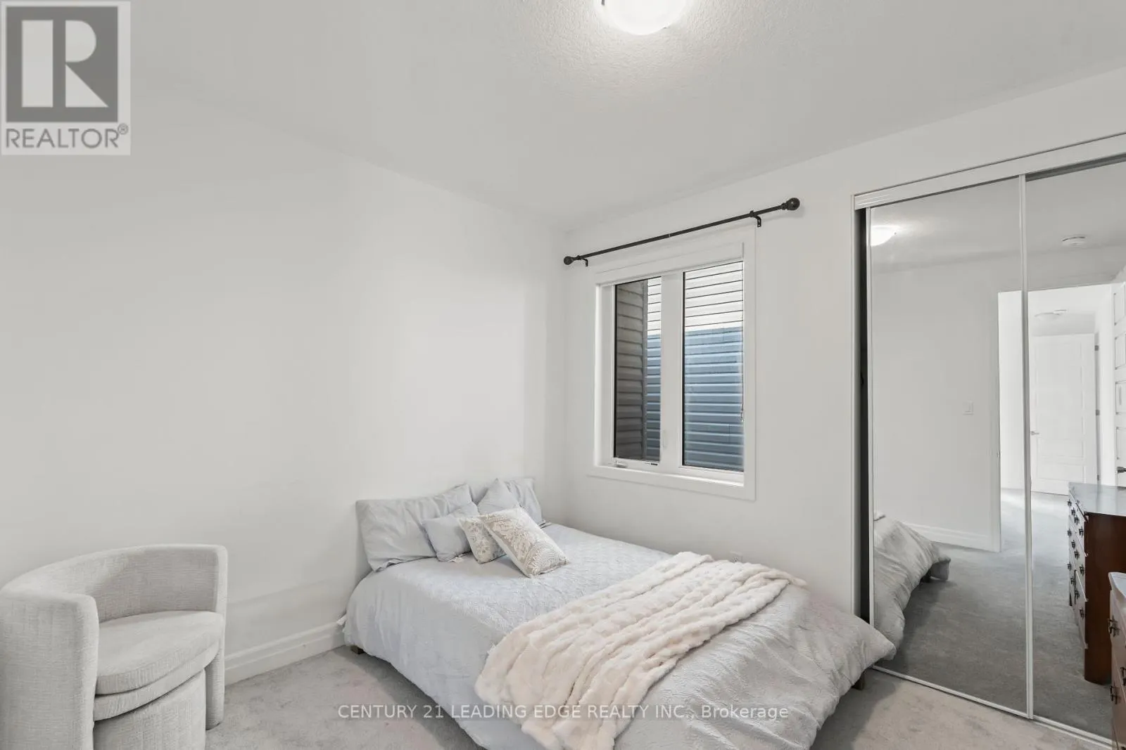 43 WILLIAM NADOR STREET