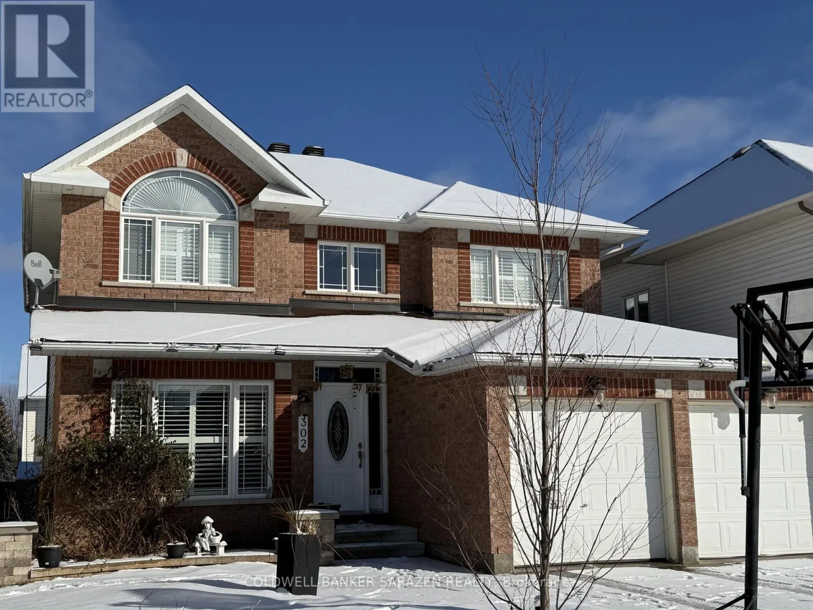 302 EDGEMOORE CRESCENT