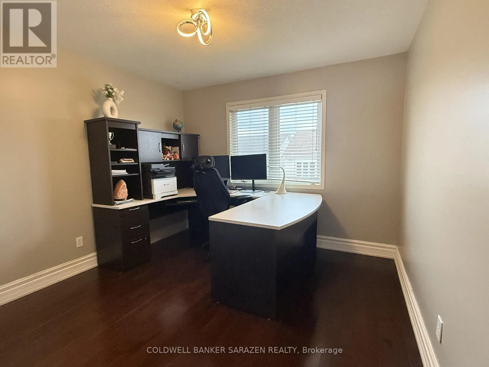 302 EDGEMOORE CRESCENT