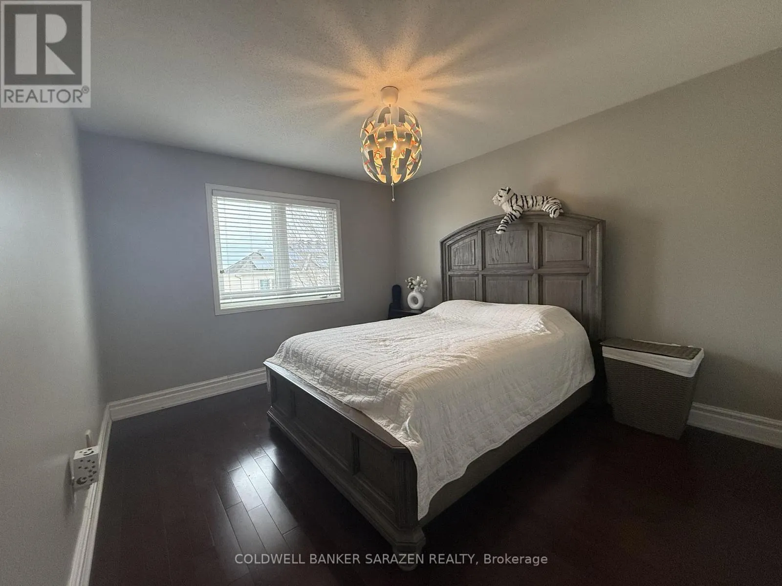 302 EDGEMOORE CRESCENT