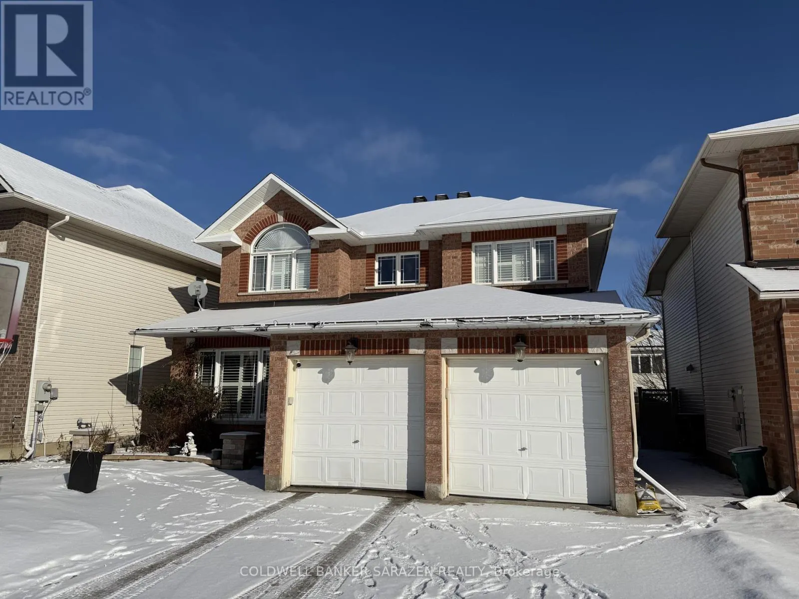 302 EDGEMOORE CRESCENT