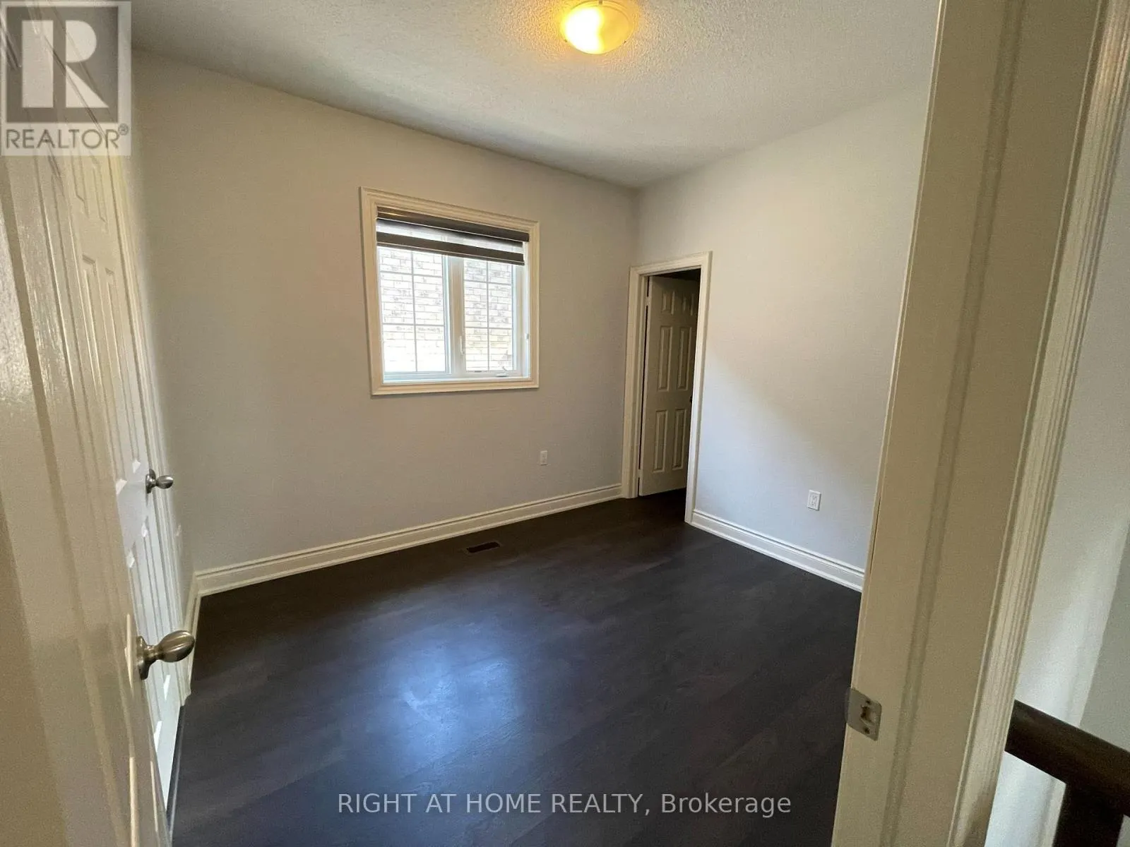 2 HUMPHREY STREET E