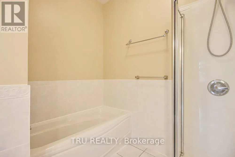 108 VILLAGEVIEW PRIVATE