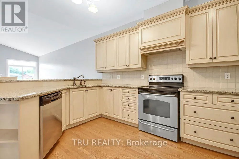 108 VILLAGEVIEW PRIVATE