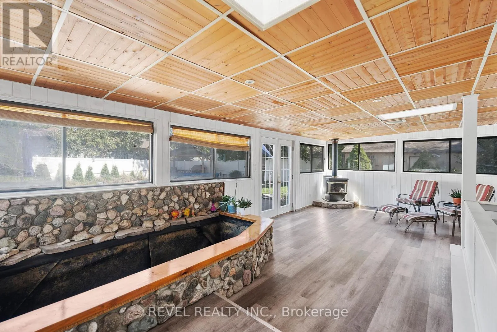 36 CAMBRIA DRIVE