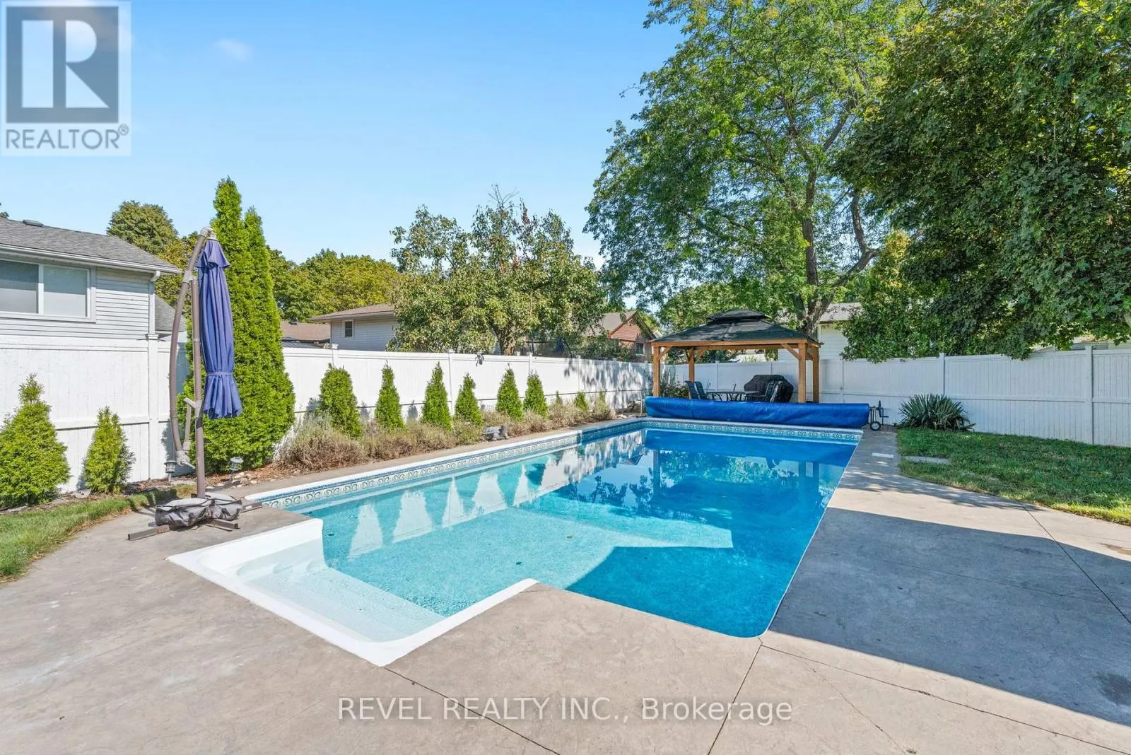 36 CAMBRIA DRIVE