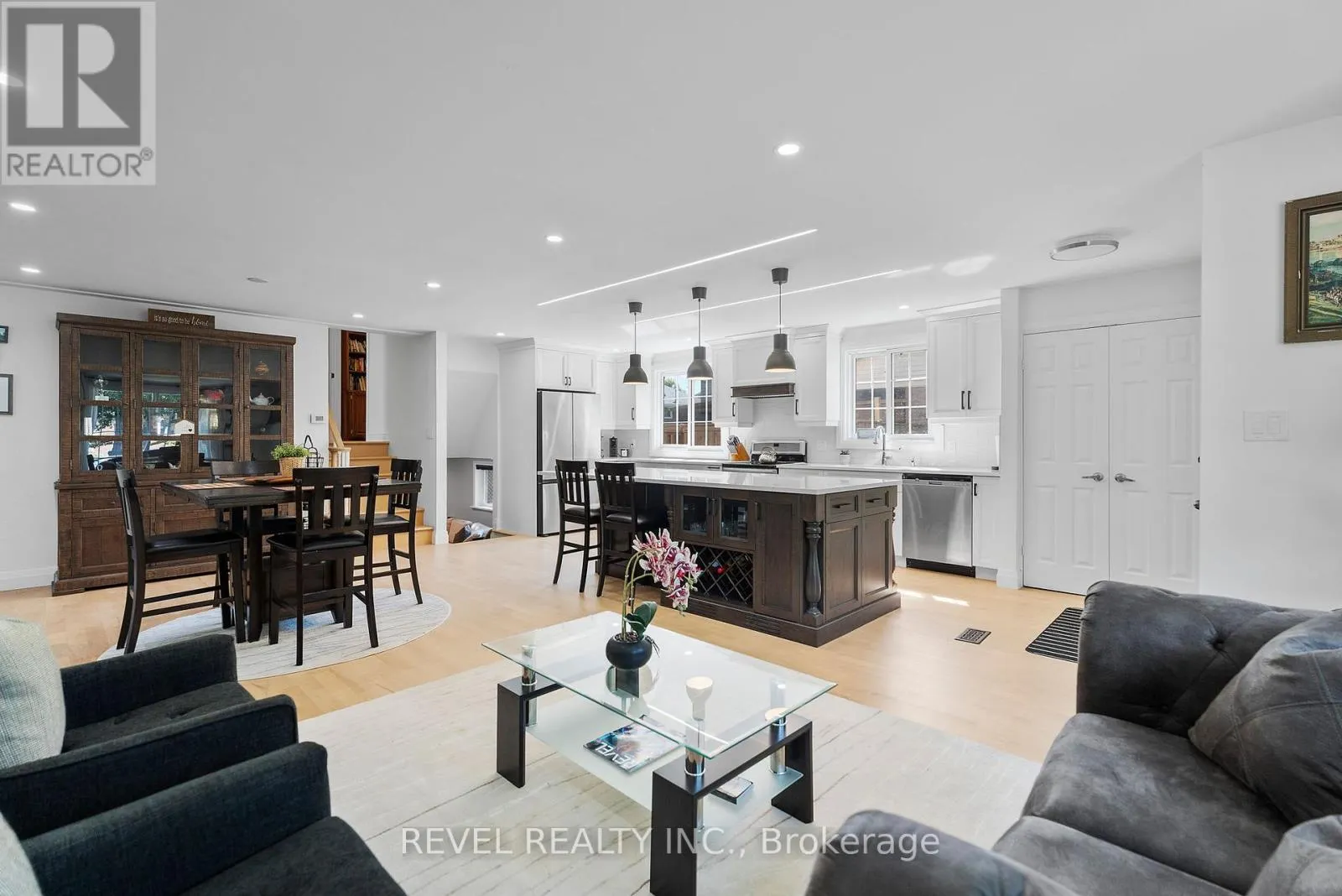 36 CAMBRIA DRIVE