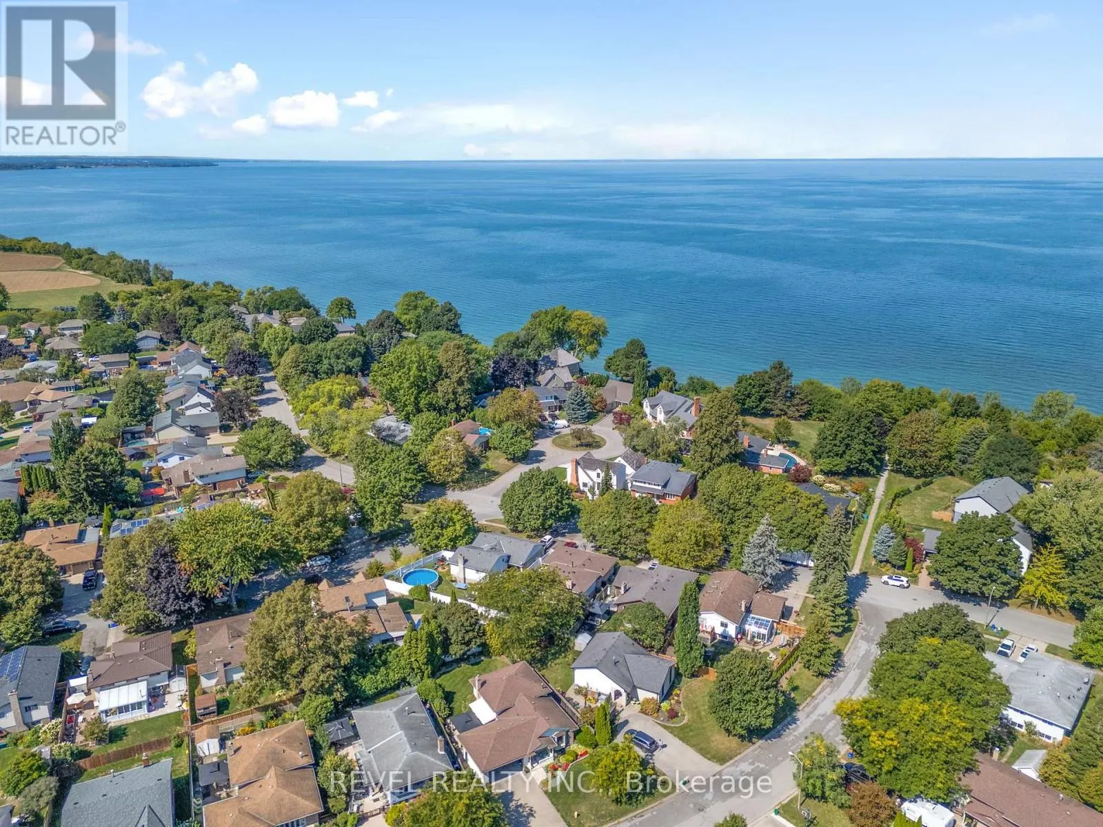 36 CAMBRIA DRIVE