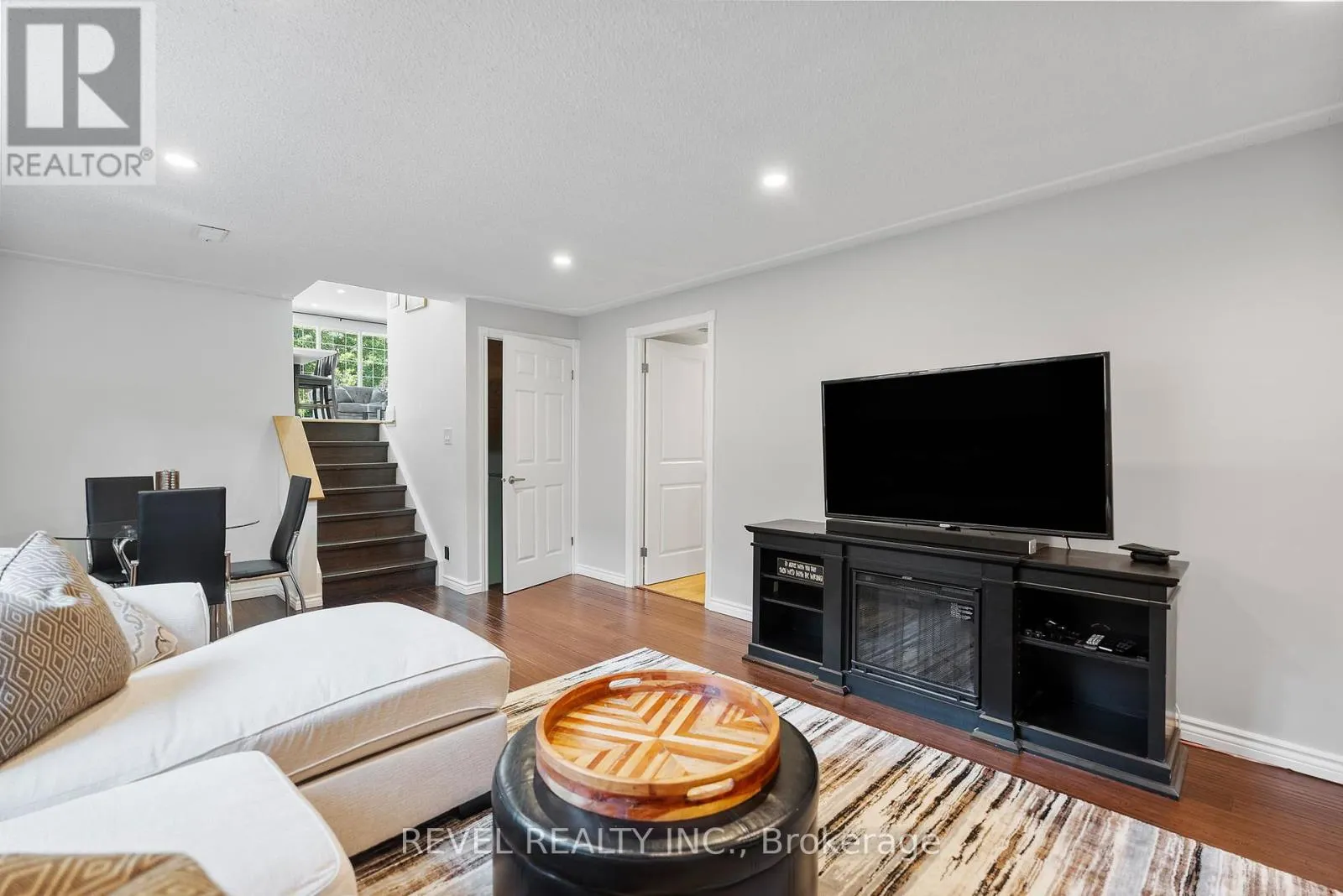 36 CAMBRIA DRIVE