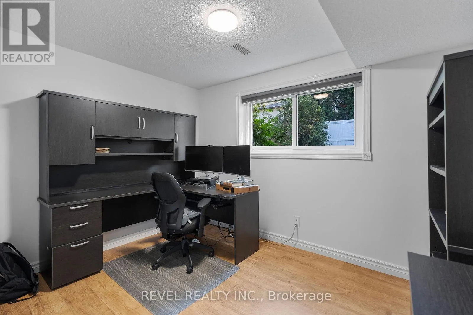 36 CAMBRIA DRIVE