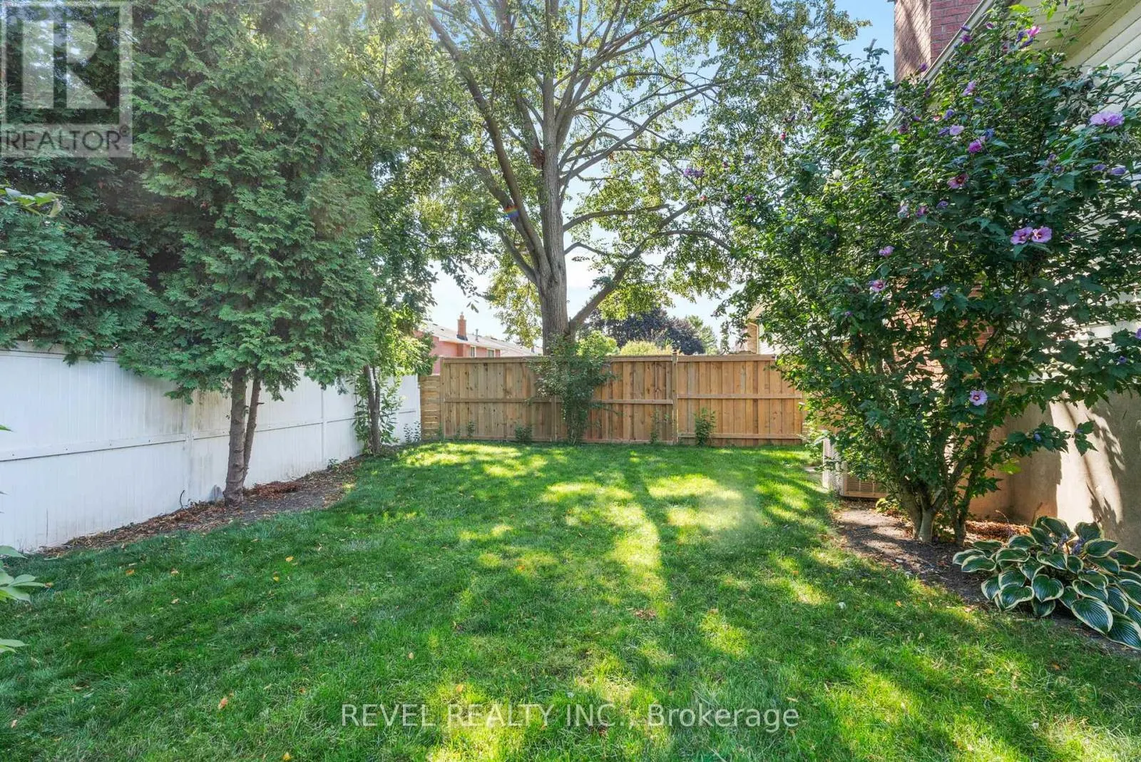 36 CAMBRIA DRIVE