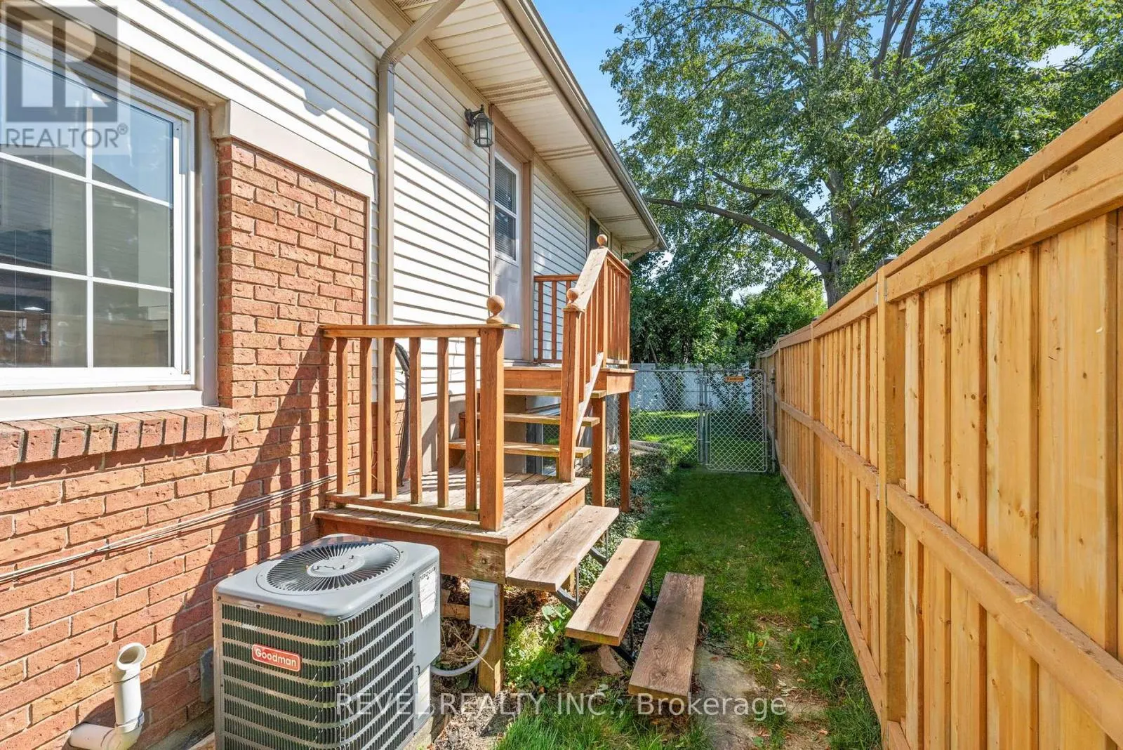 36 CAMBRIA DRIVE