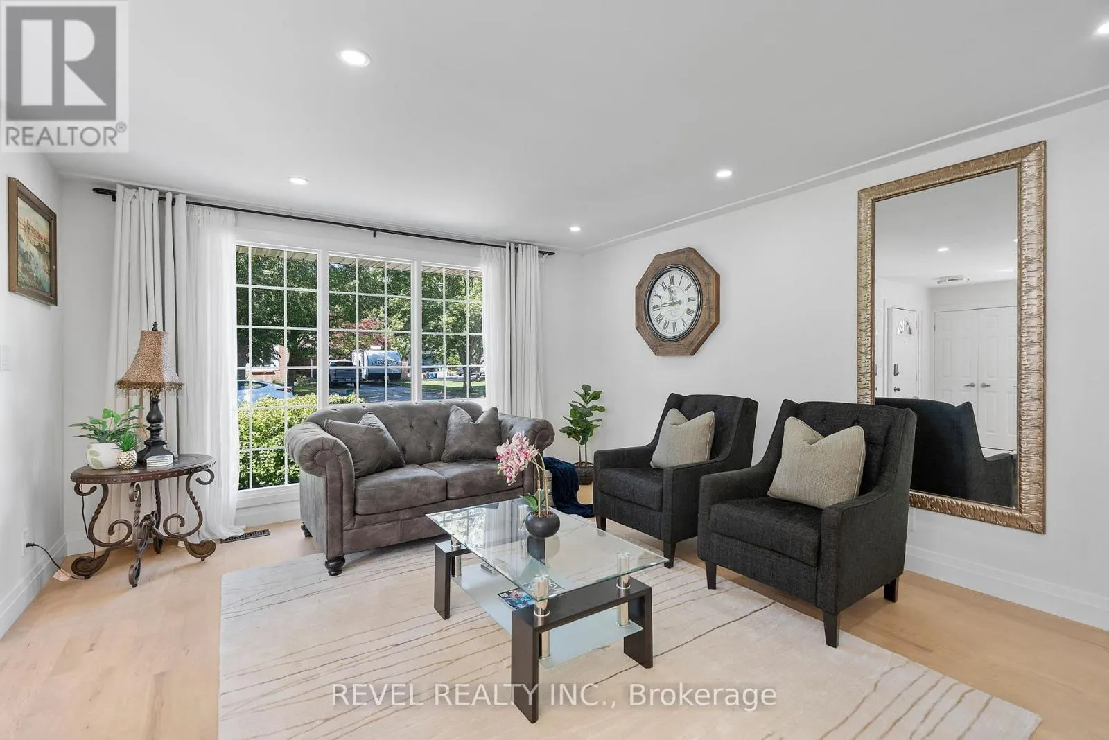 36 CAMBRIA DRIVE