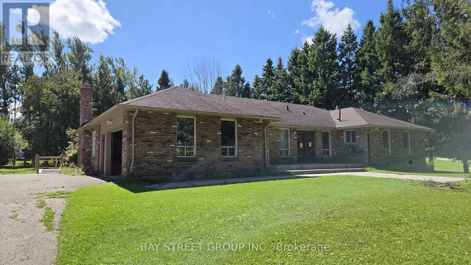 49 MAPLEWOOD DRIVE