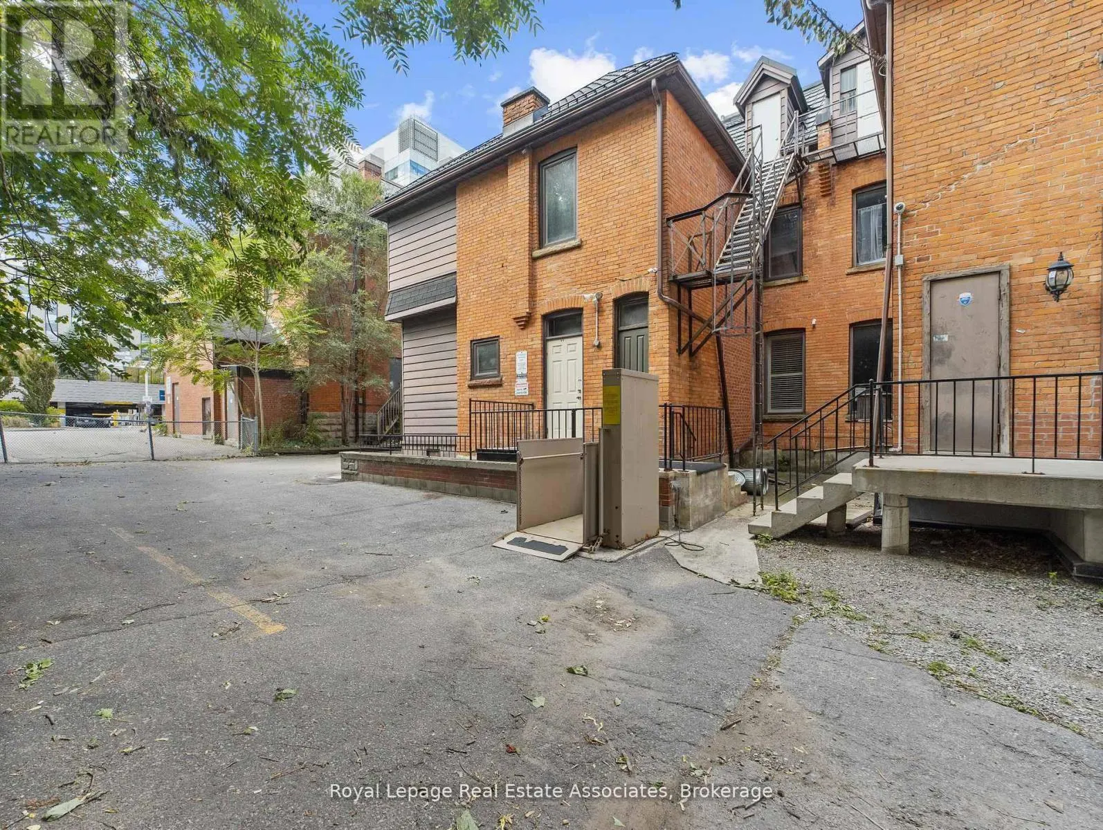 189 HUGHSON STREET S