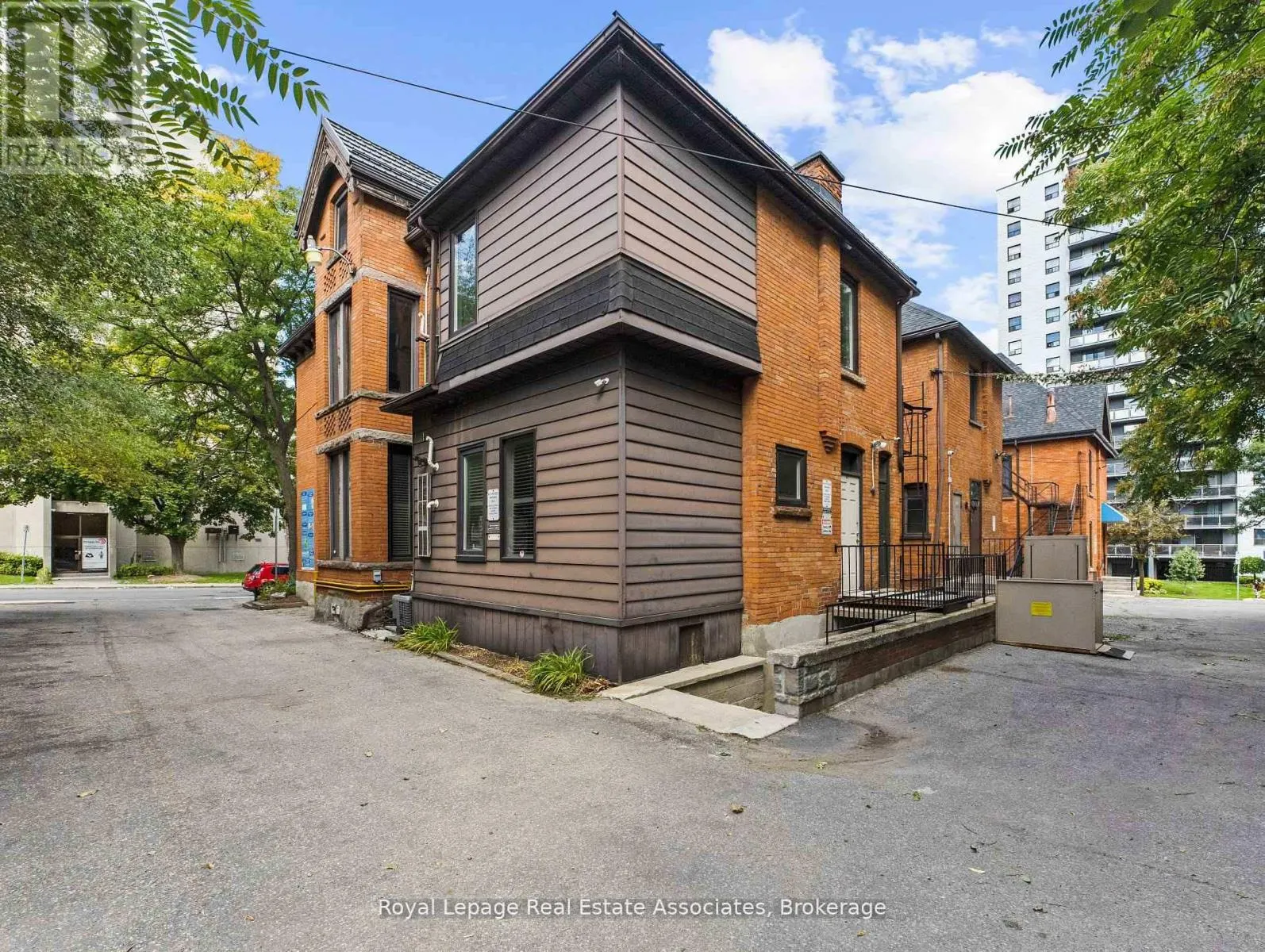 189 HUGHSON STREET S
