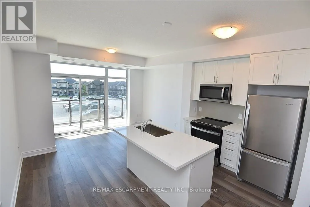 612 - 450 DUNDAS STREET