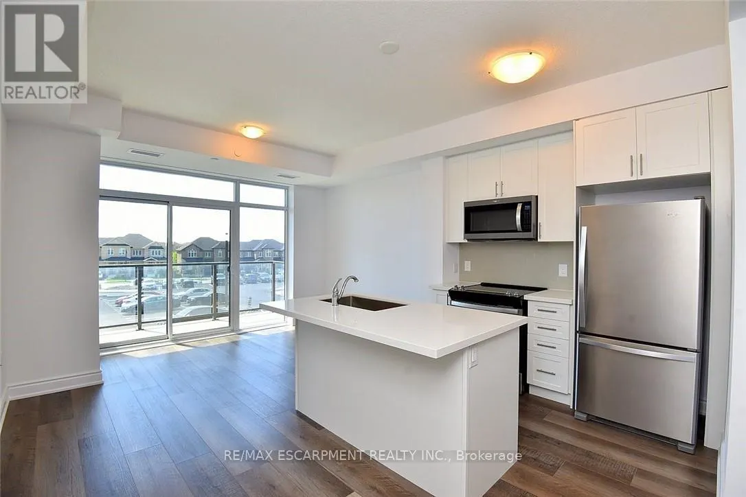 612 - 450 DUNDAS STREET