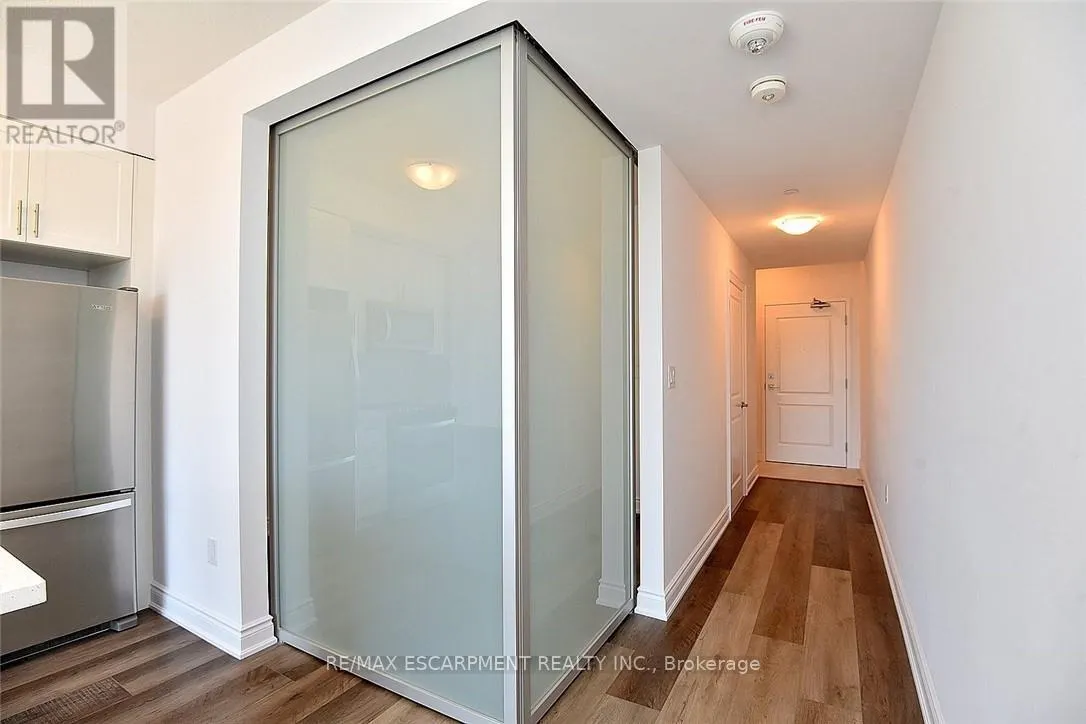 612 - 450 DUNDAS STREET