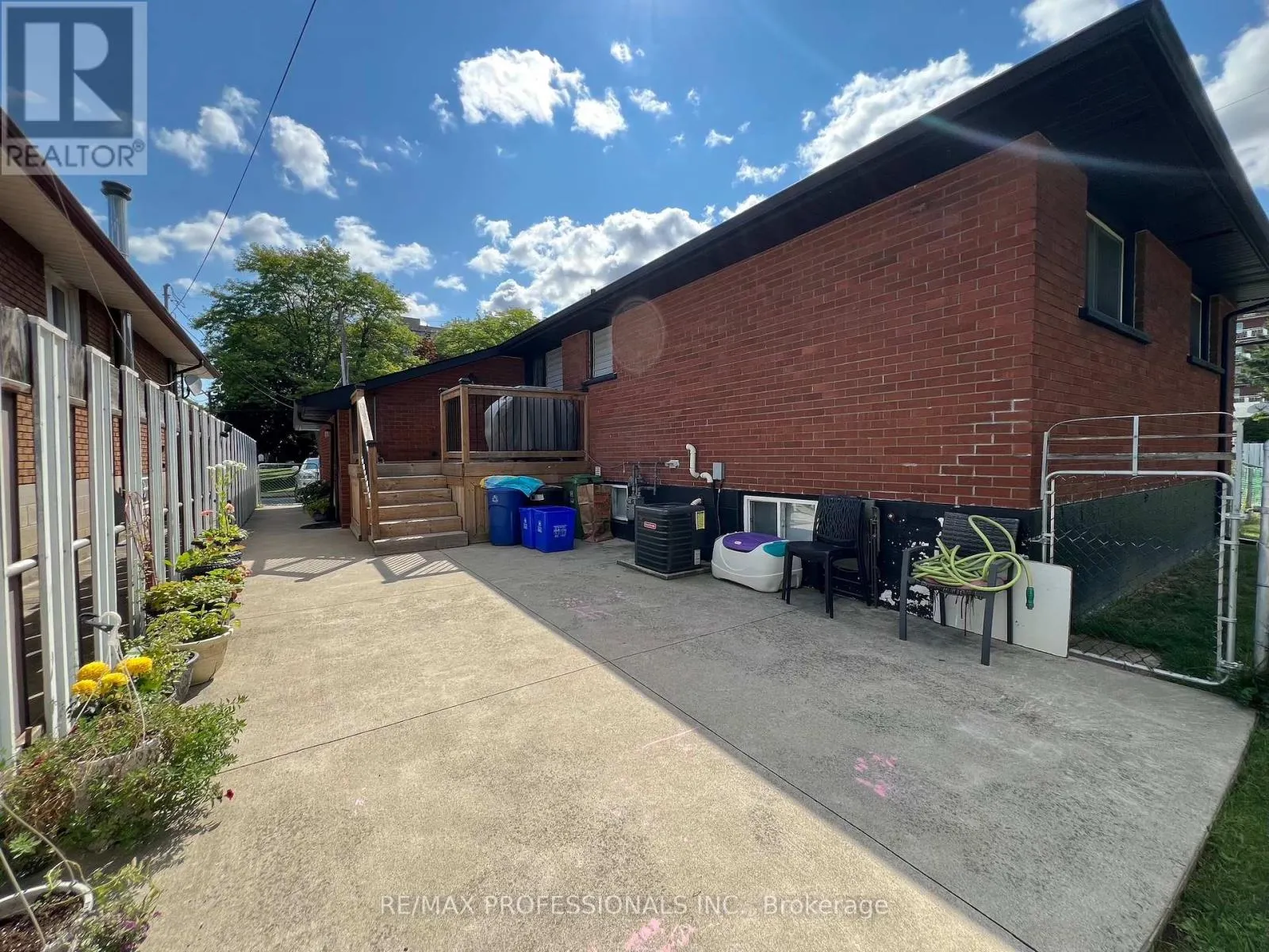 27 RIVERDALE DRIVE