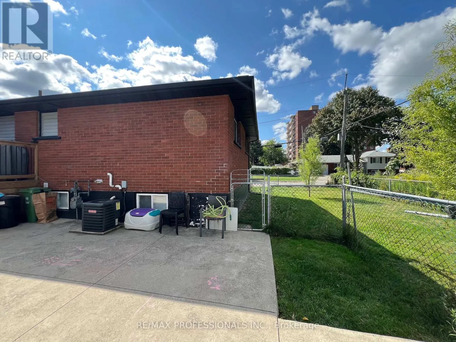 27 RIVERDALE DRIVE
