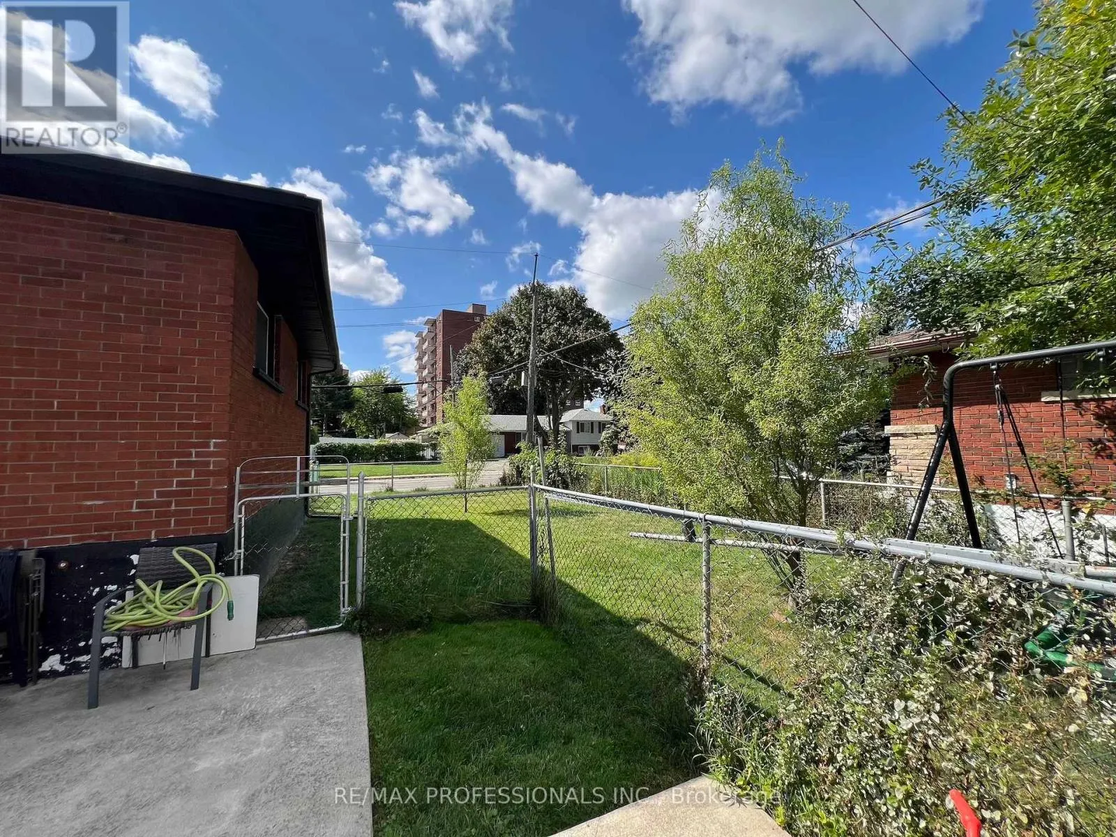 27 RIVERDALE DRIVE