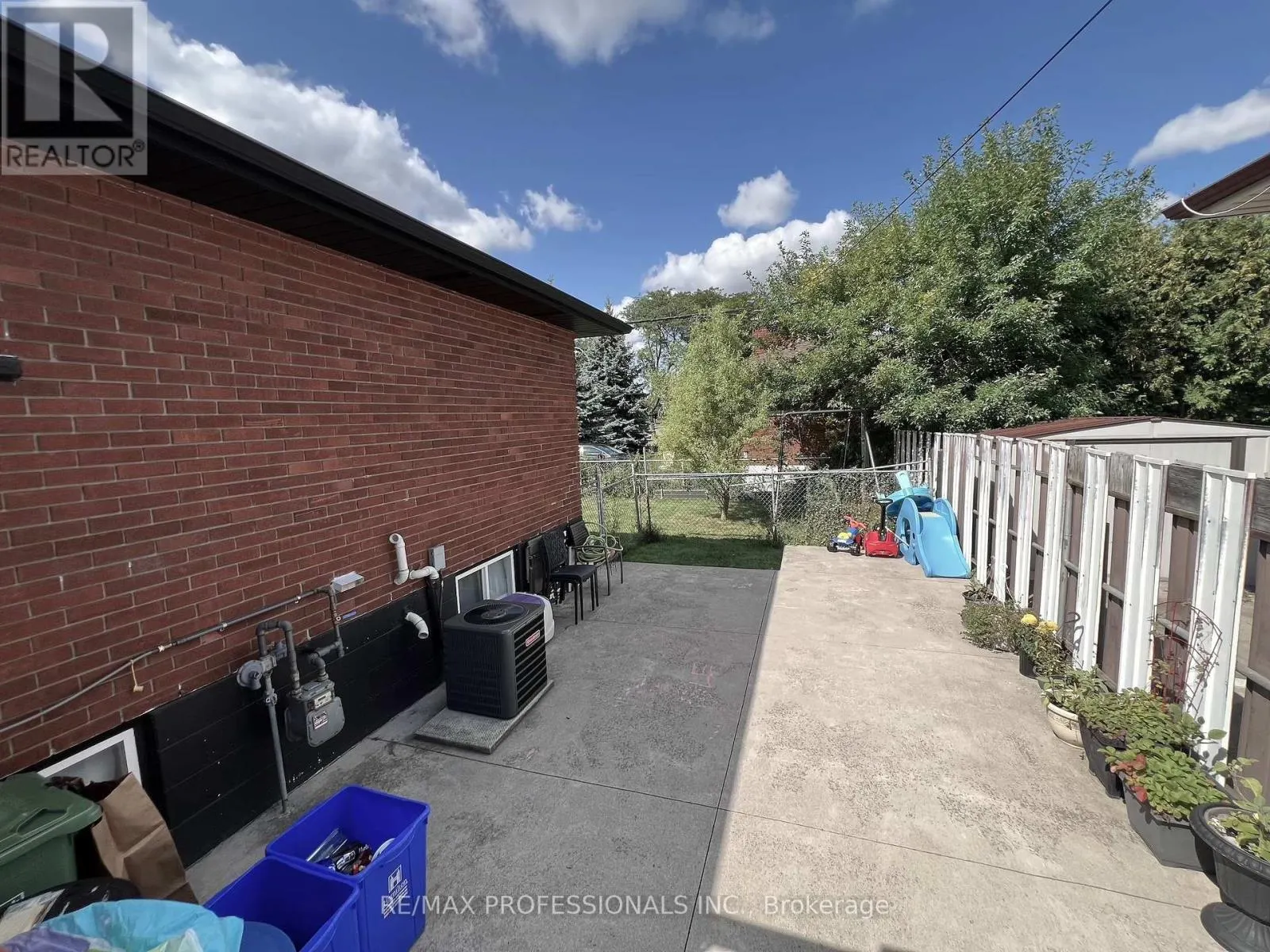 27 RIVERDALE DRIVE