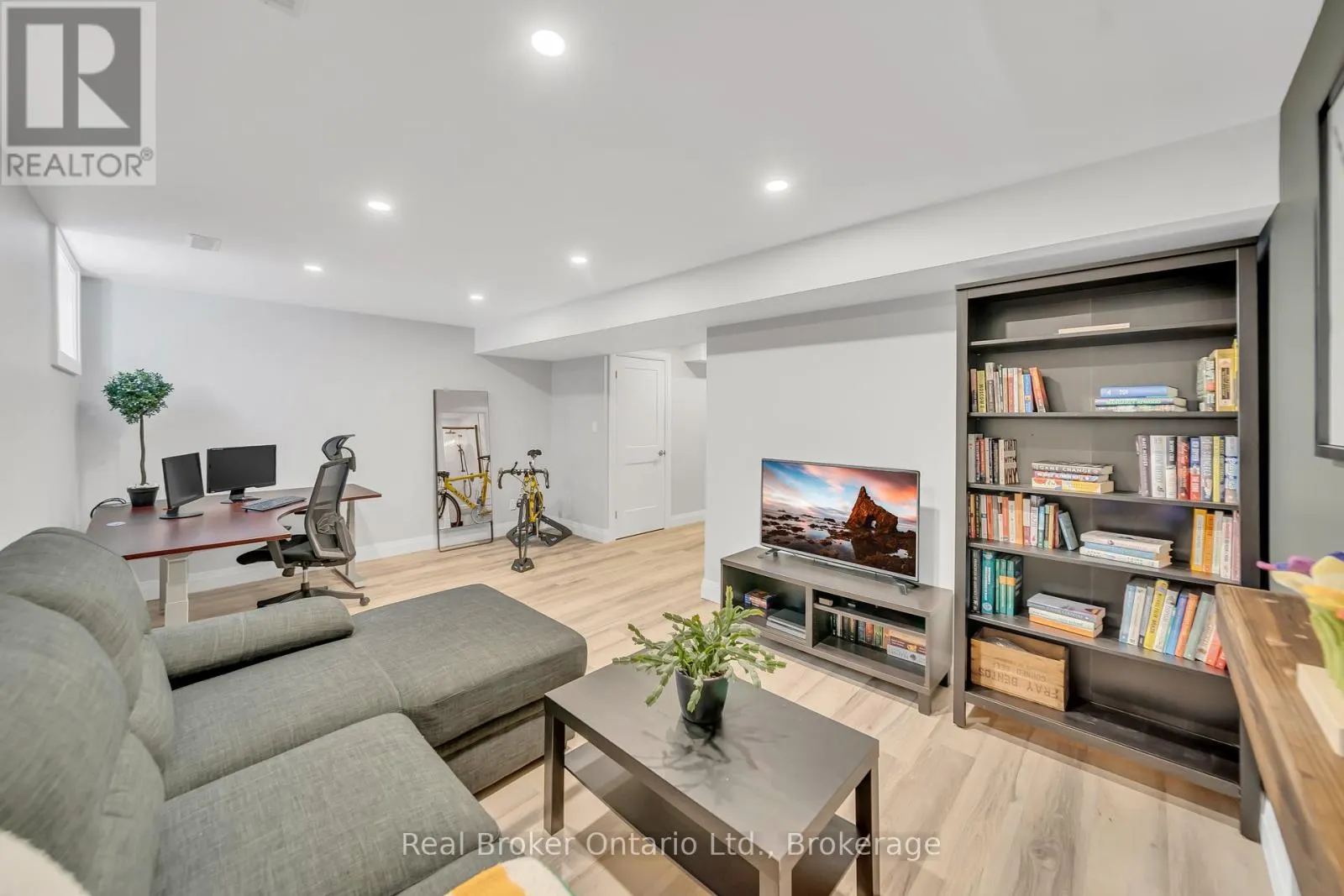 45 WIDEMAN BOULEVARD