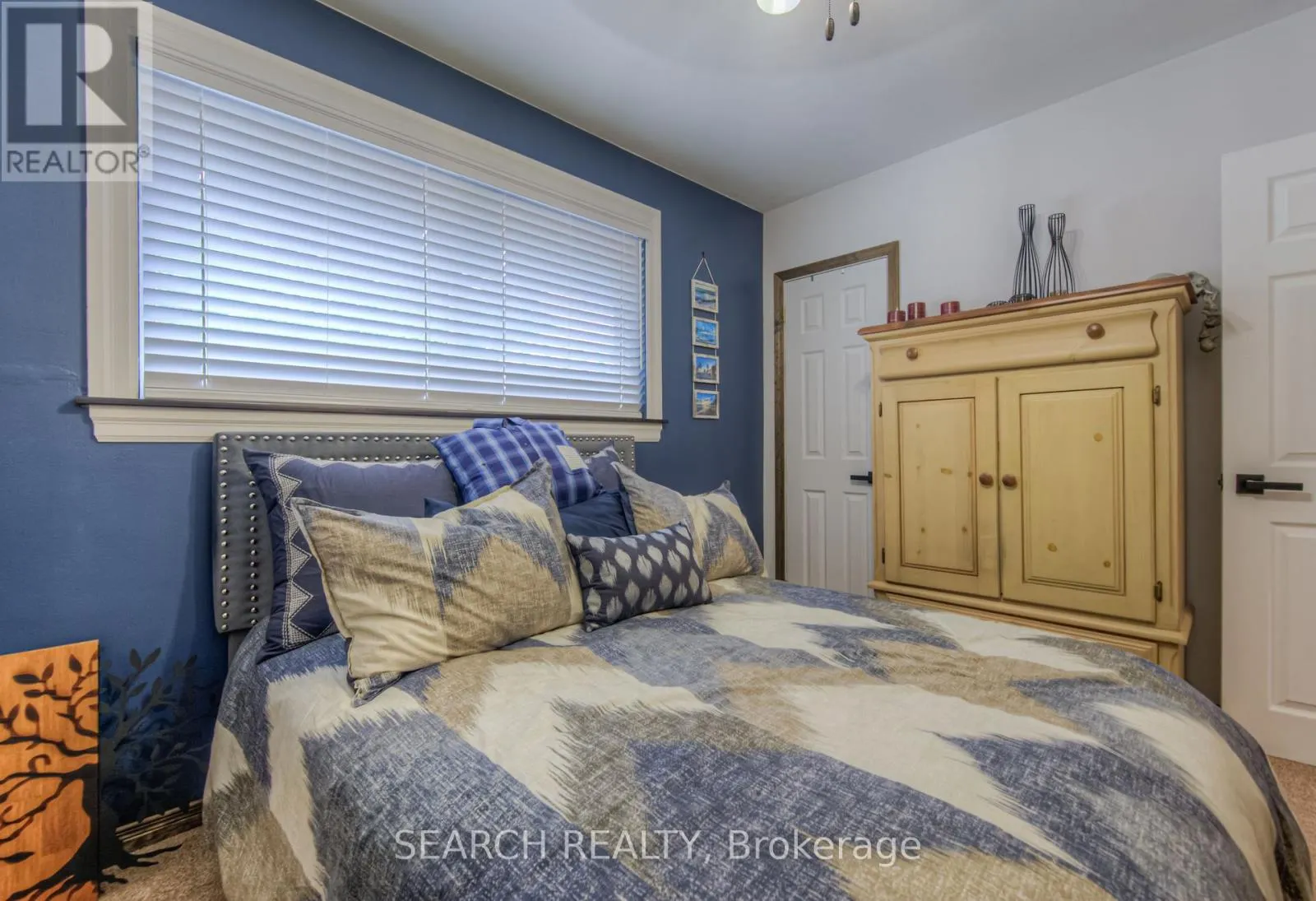 3 KENWOOD CRESCENT