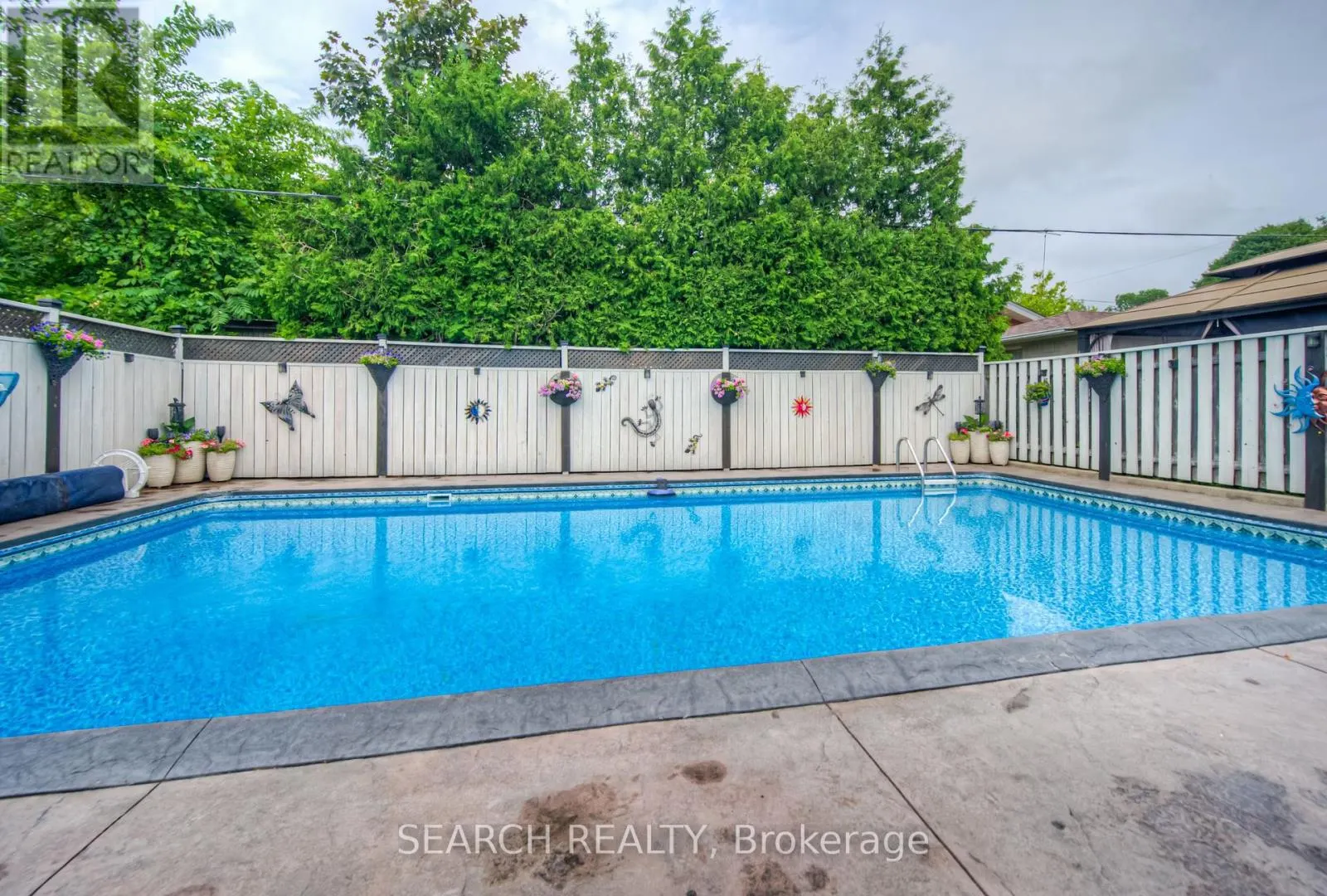 3 KENWOOD CRESCENT