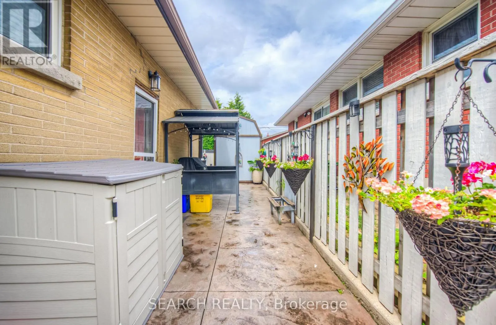 3 KENWOOD CRESCENT