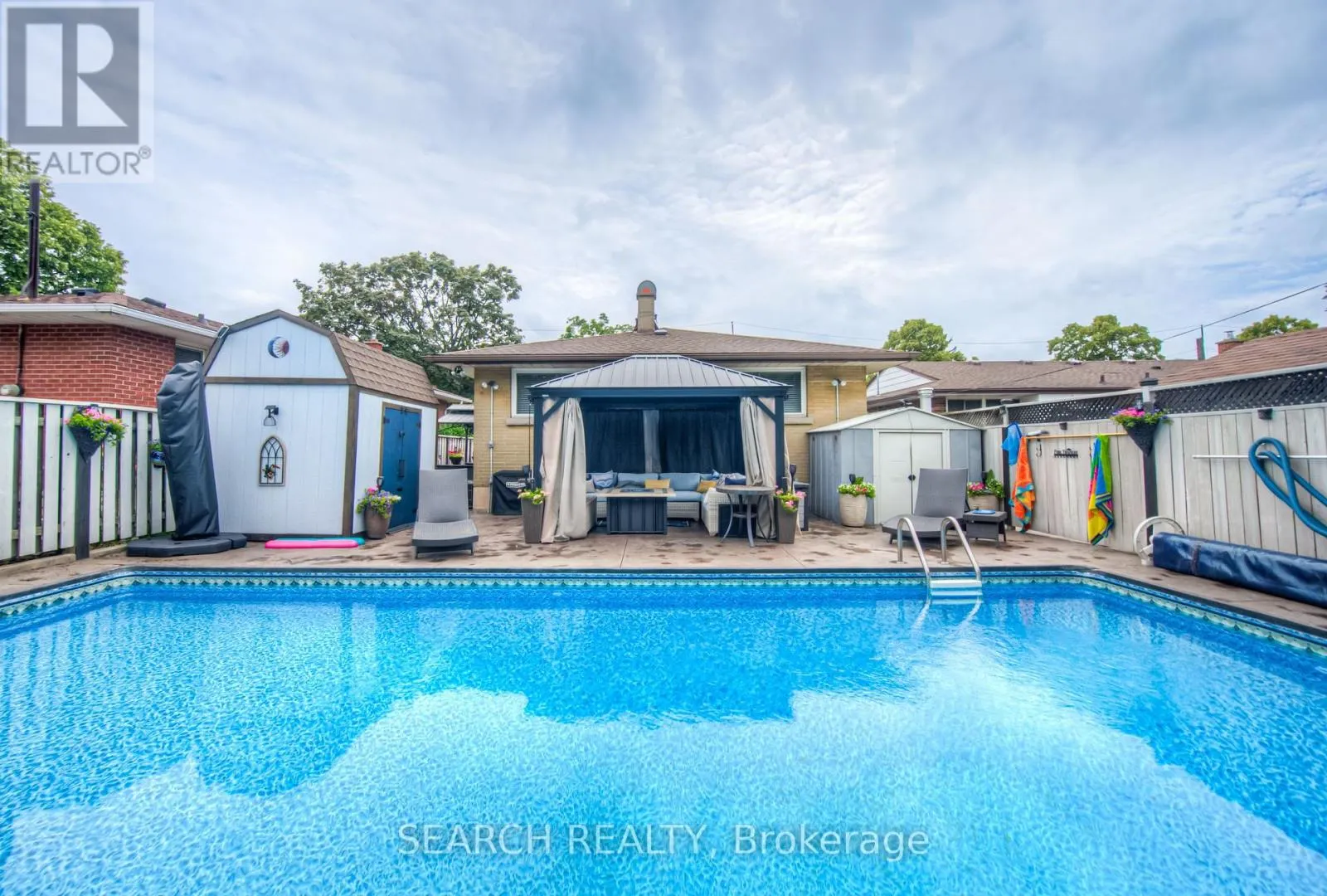 3 KENWOOD CRESCENT