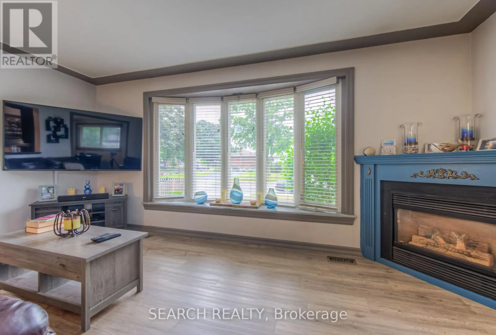 3 KENWOOD CRESCENT