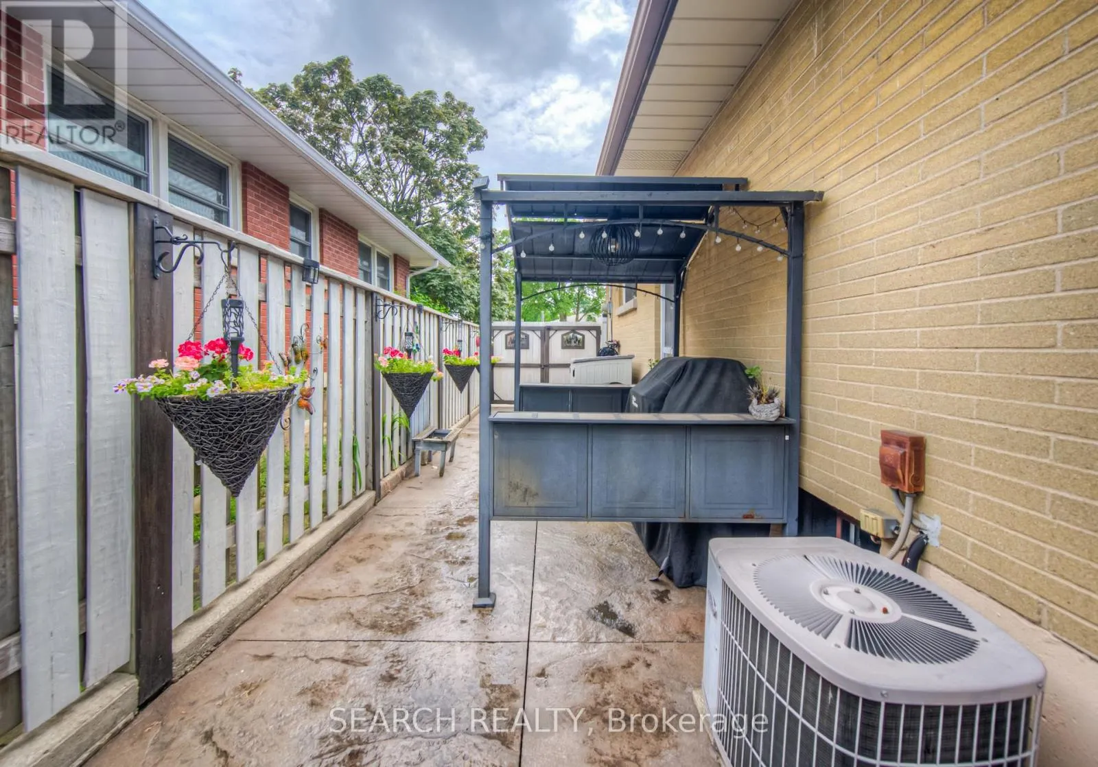 3 KENWOOD CRESCENT