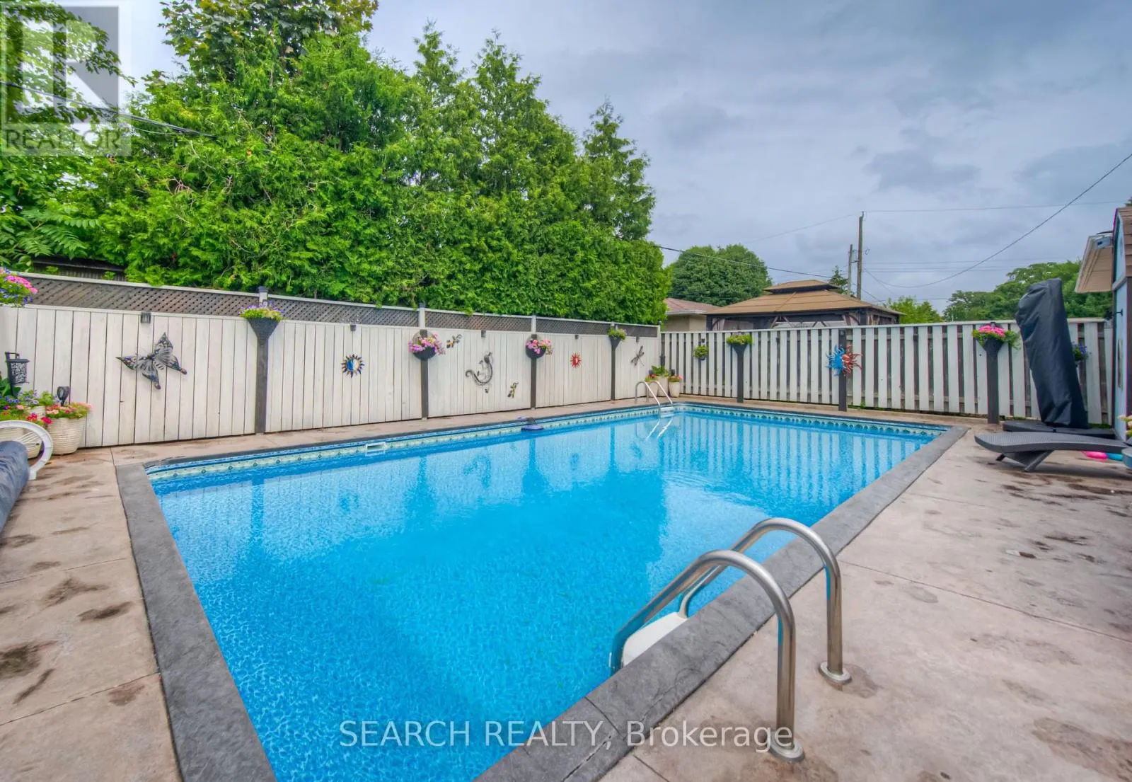 3 KENWOOD CRESCENT