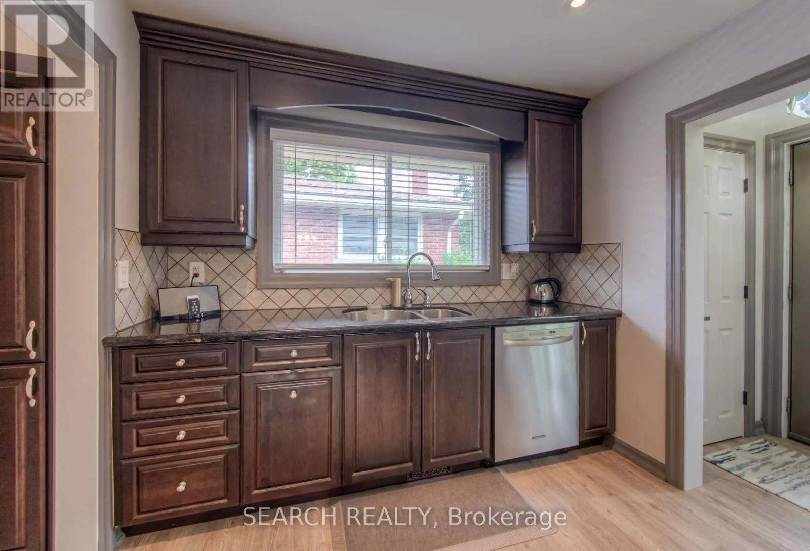 3 KENWOOD CRESCENT