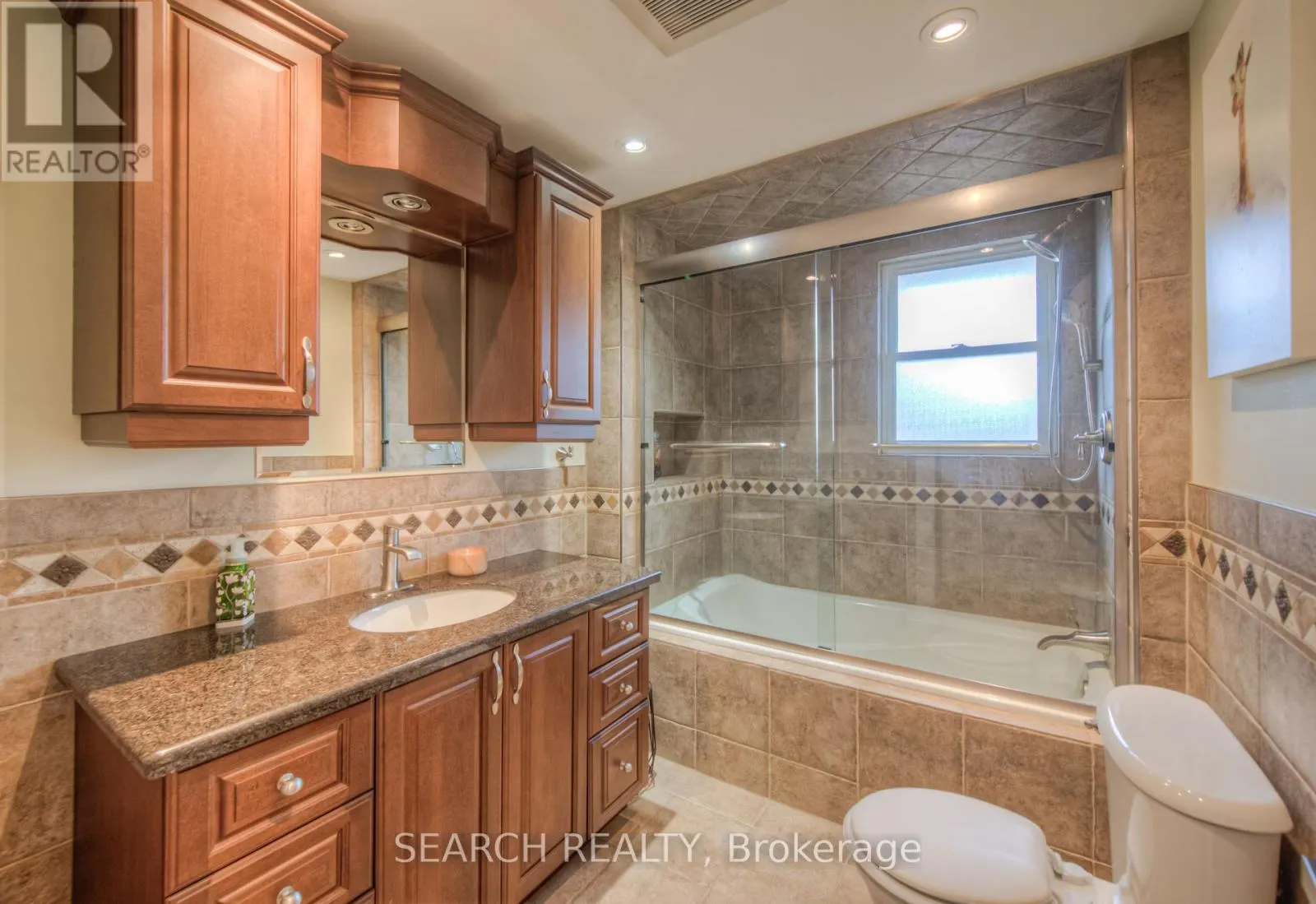 3 KENWOOD CRESCENT