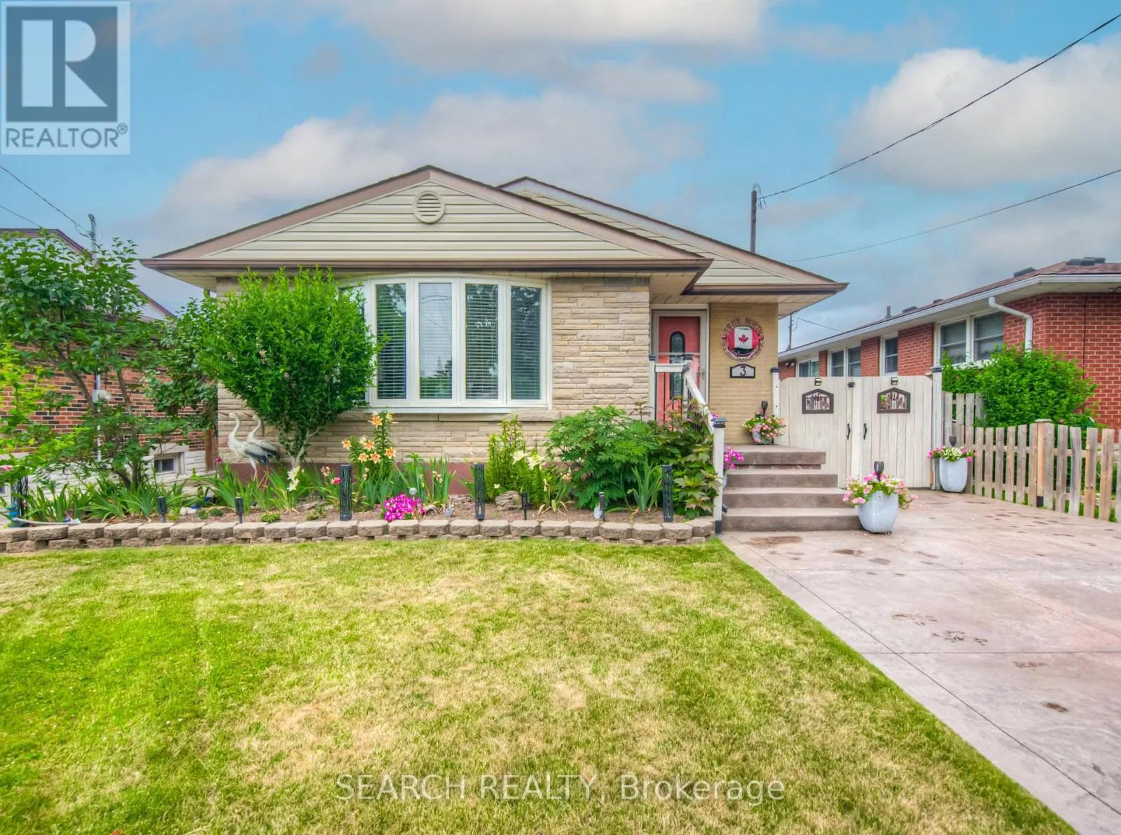 3 KENWOOD CRESCENT