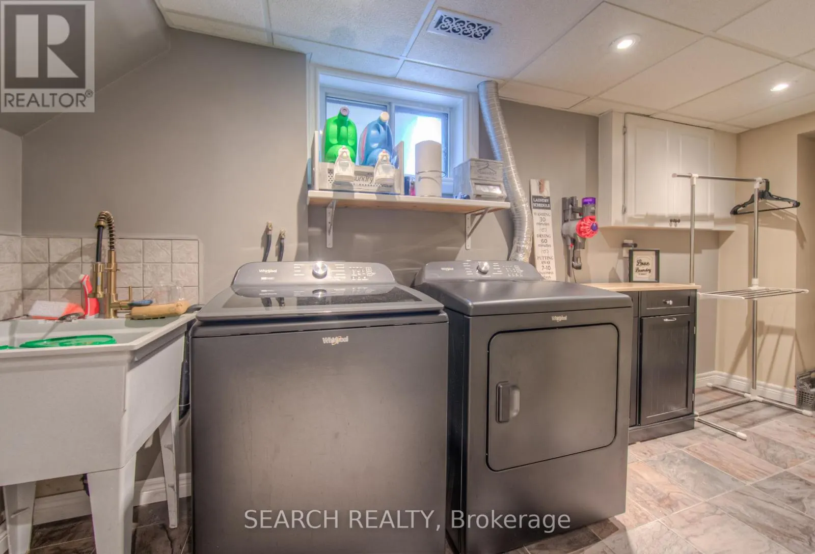 3 KENWOOD CRESCENT