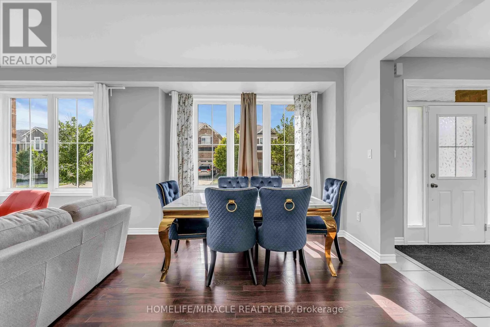 3 MANSFIELD CIRCLE