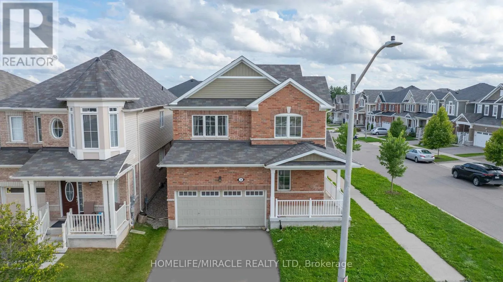 3 MANSFIELD CIRCLE