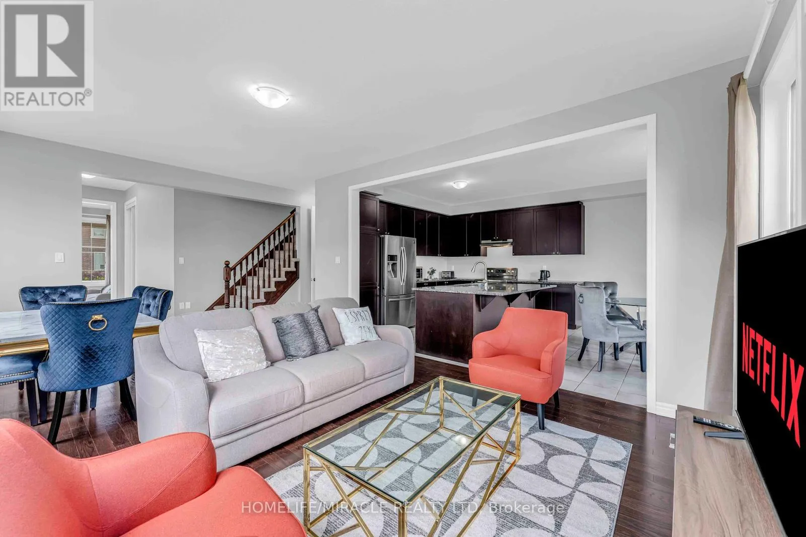 3 MANSFIELD CIRCLE