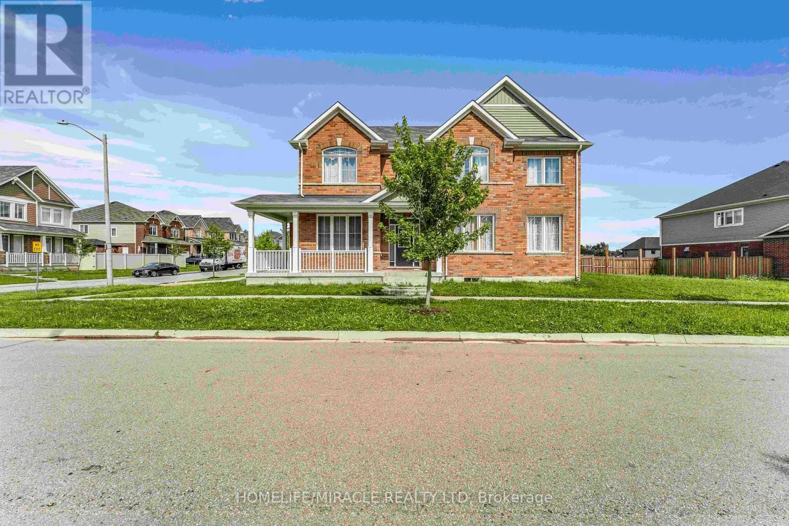 3 MANSFIELD CIRCLE