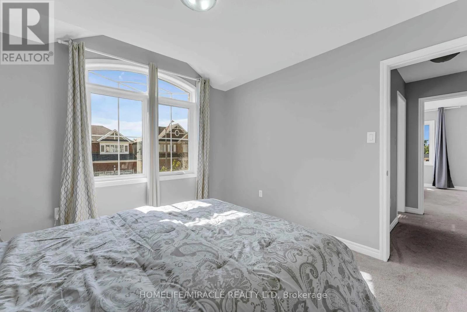 3 MANSFIELD CIRCLE