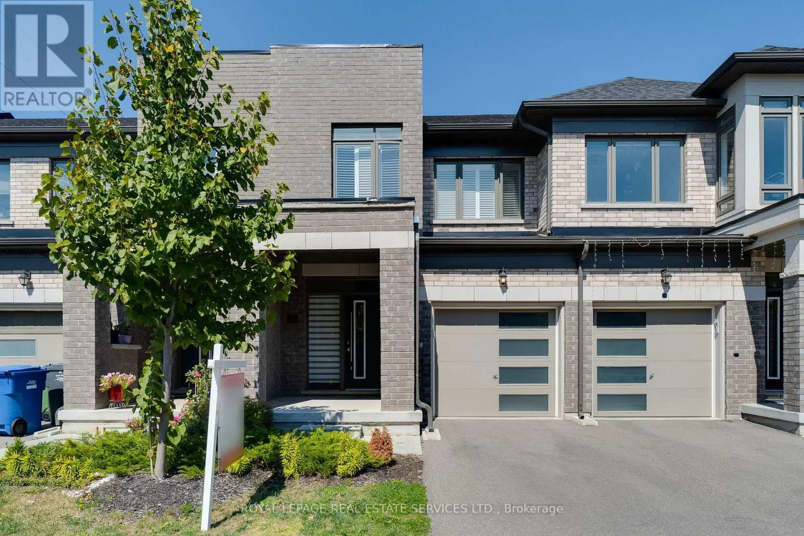 77 - 166 DEERPATH DRIVE