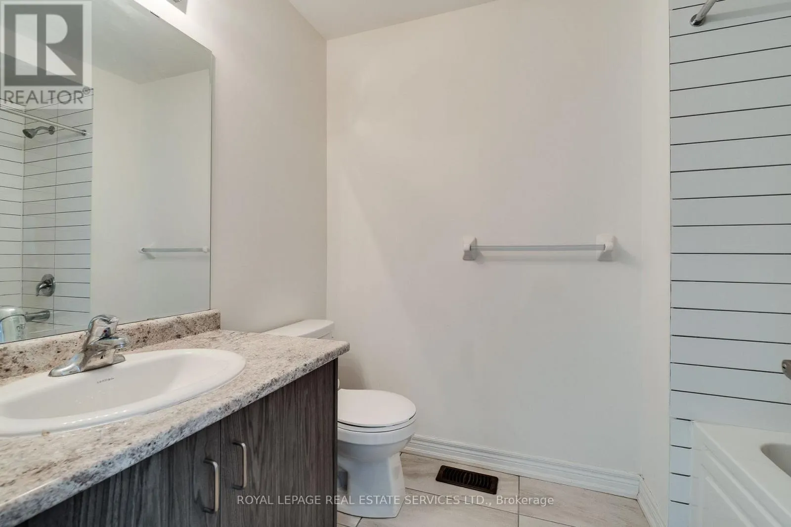 77 - 166 DEERPATH DRIVE