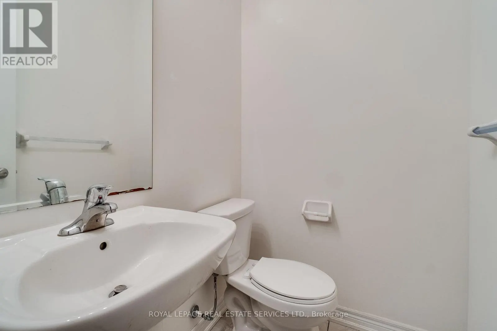 77 - 166 DEERPATH DRIVE