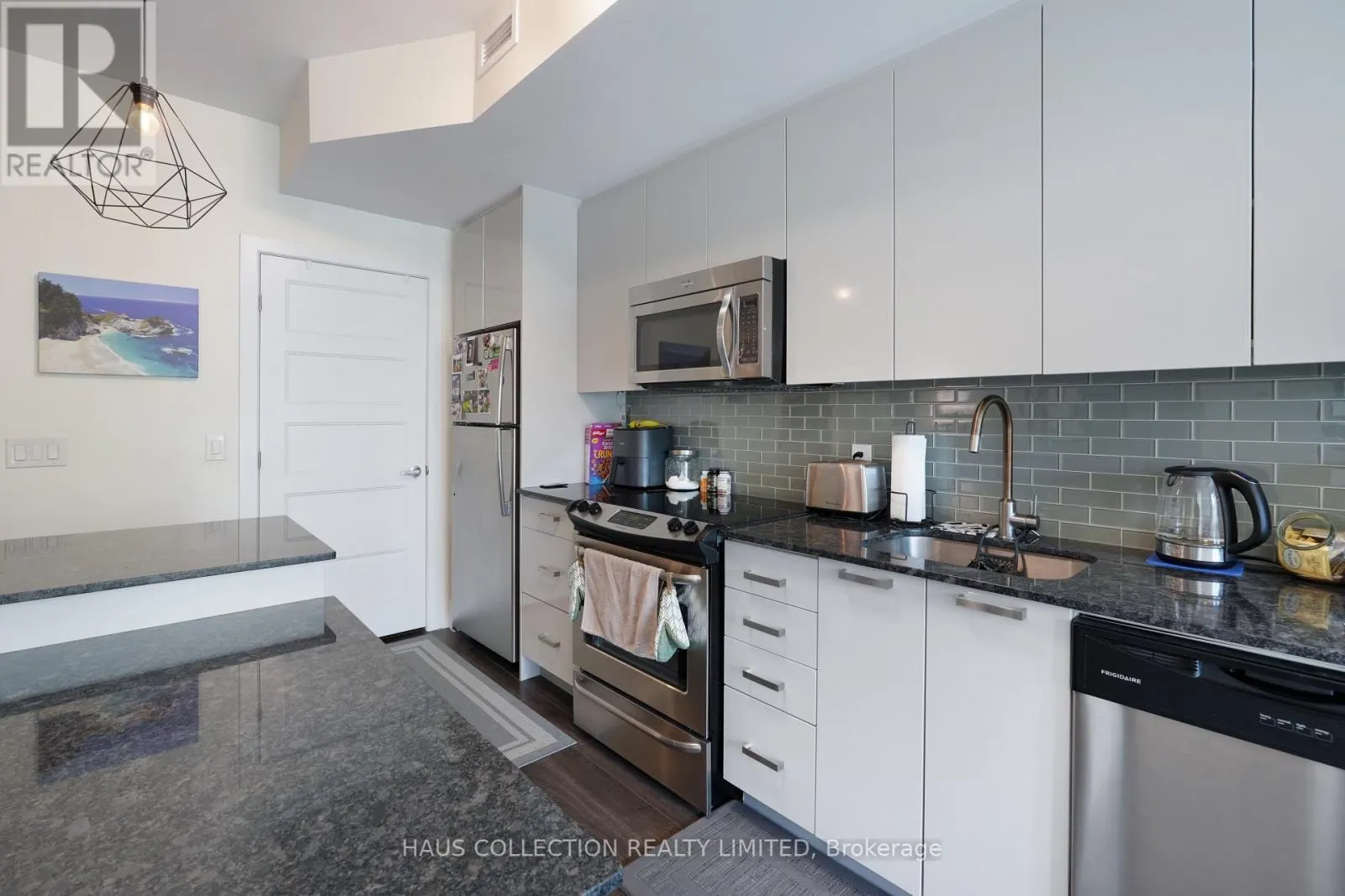 211 - 2785 BASELINE ROAD