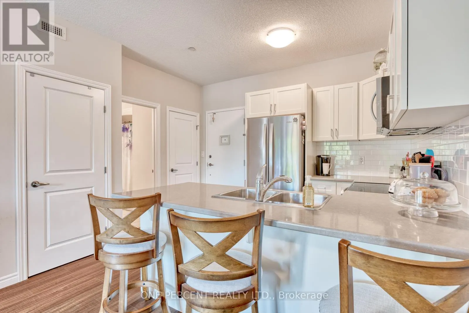 202 - 2605 BINBROOK ROAD